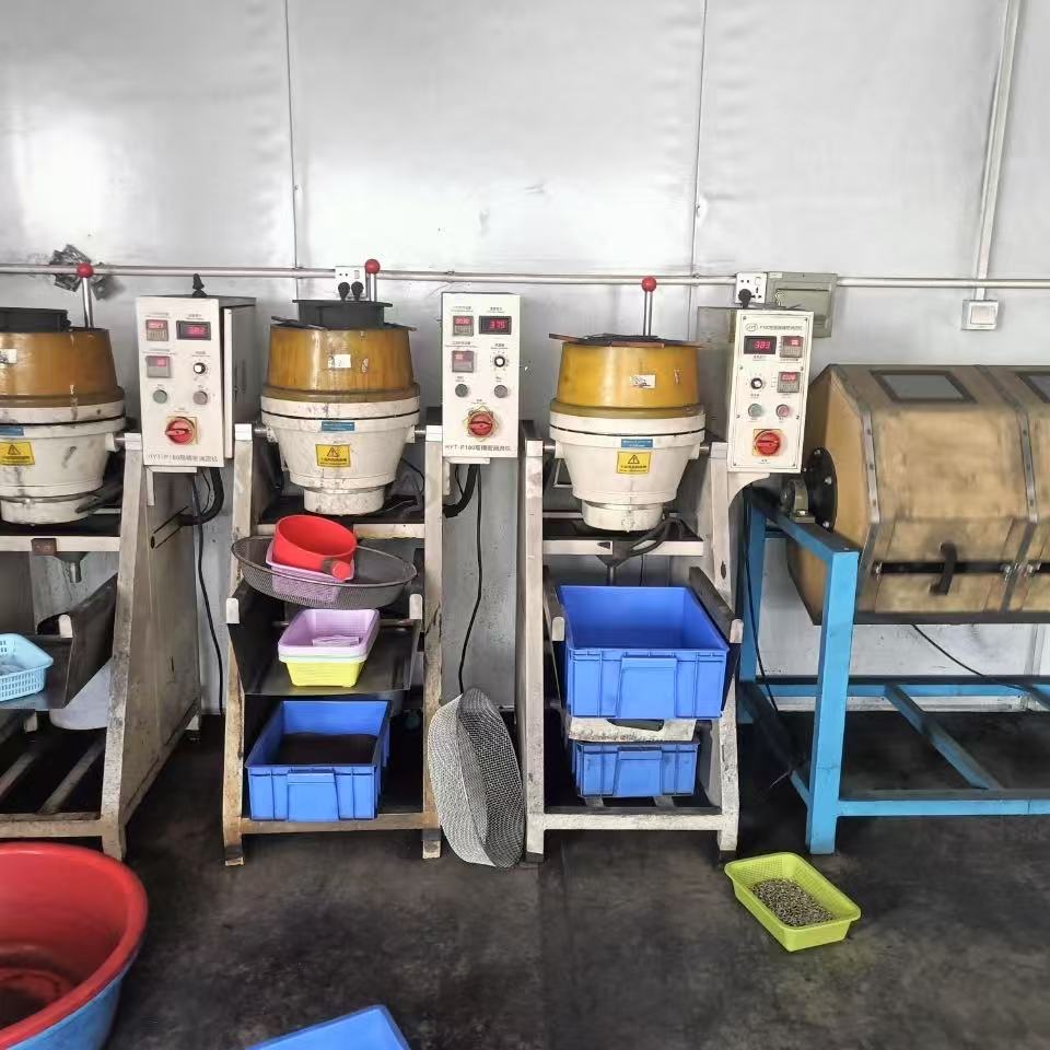 Automatic grinding machine