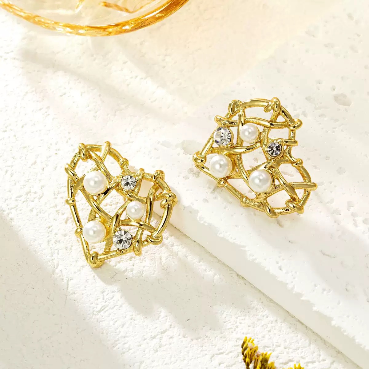 heart shaped stud