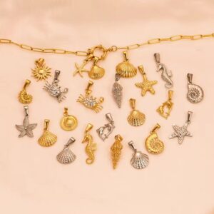 In the summer of 2025, the Ocean Series stainless steel pendant casings in the shapes of conch shells and starfish are waterproof jewelry pieces for necklaces. They are DIY accessories, exuding unique charm.