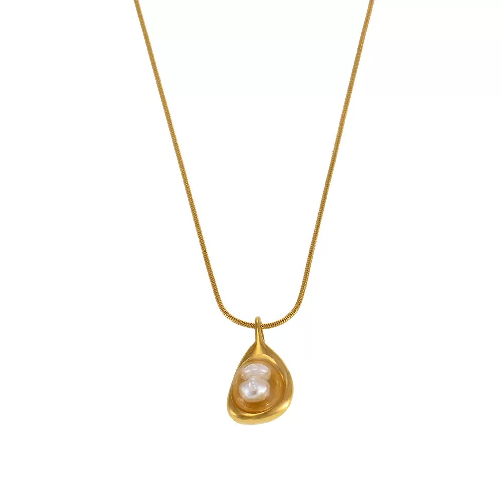 Custom stainless steel nceklace Instagram-Style Niche Design Stylish Irregular Pearl Pendant Collarbone Chain for Women