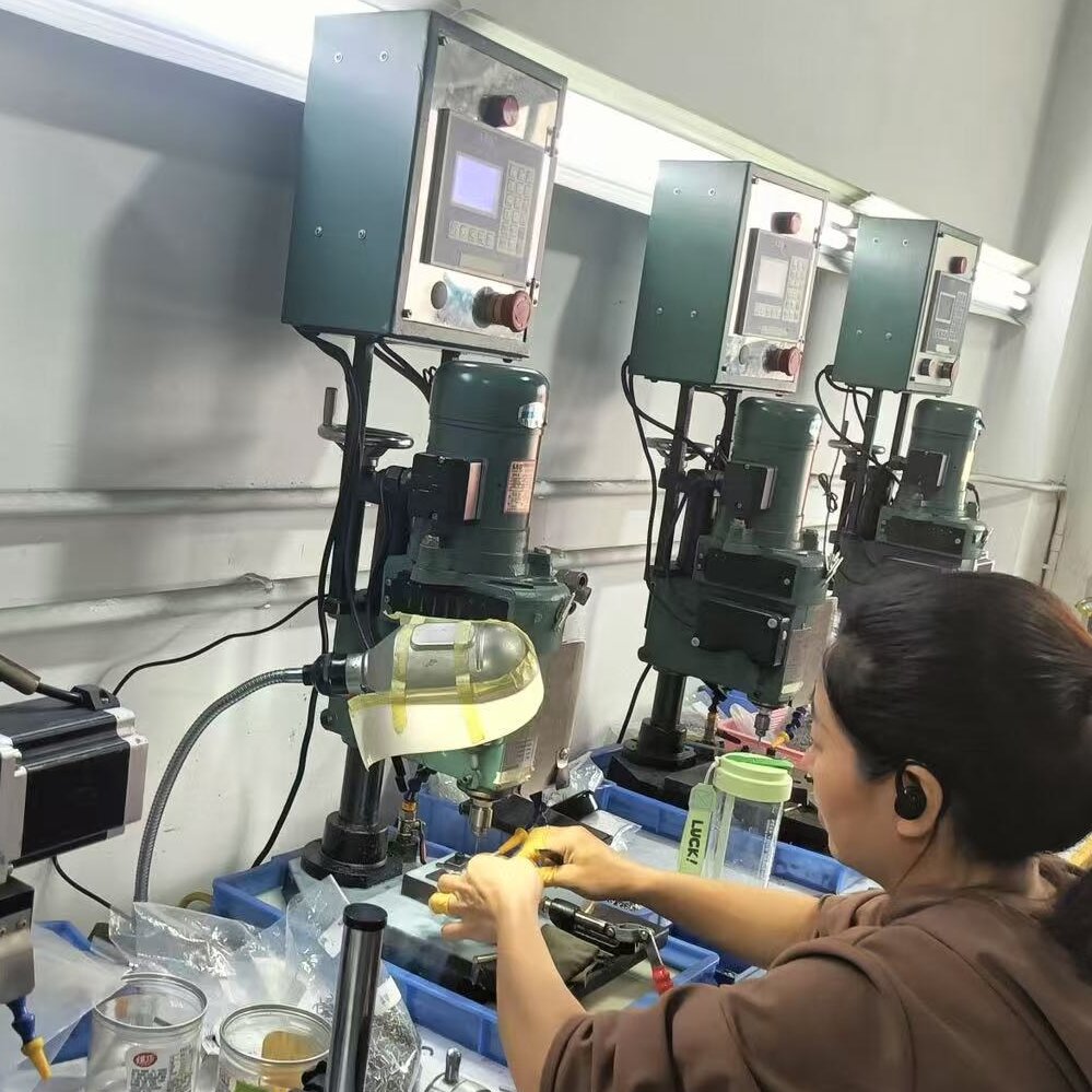 Automatic rhinestone setting machine