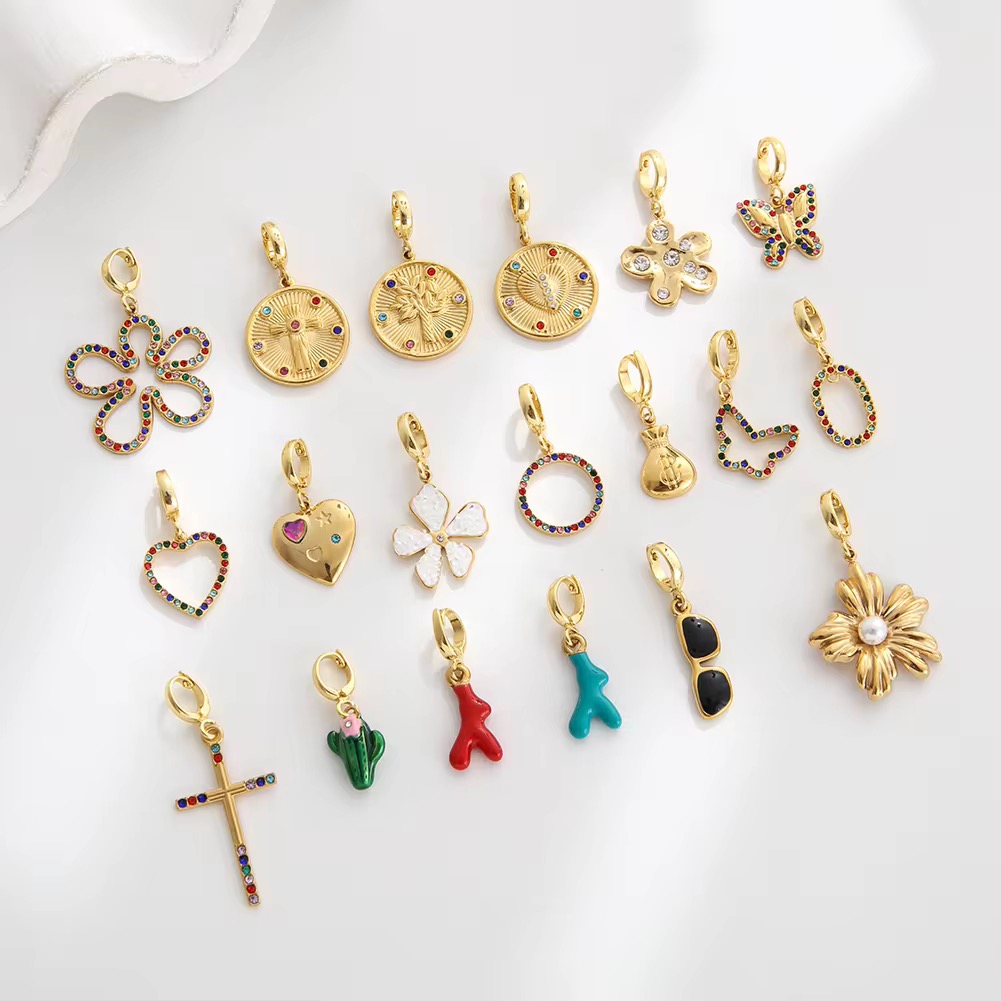 Customized stainless steel DIY female travel-themed pendant amulet with moon, star and ocean elements, featuring a lobster design. It is plated with 18K or 24K gold, waterproof