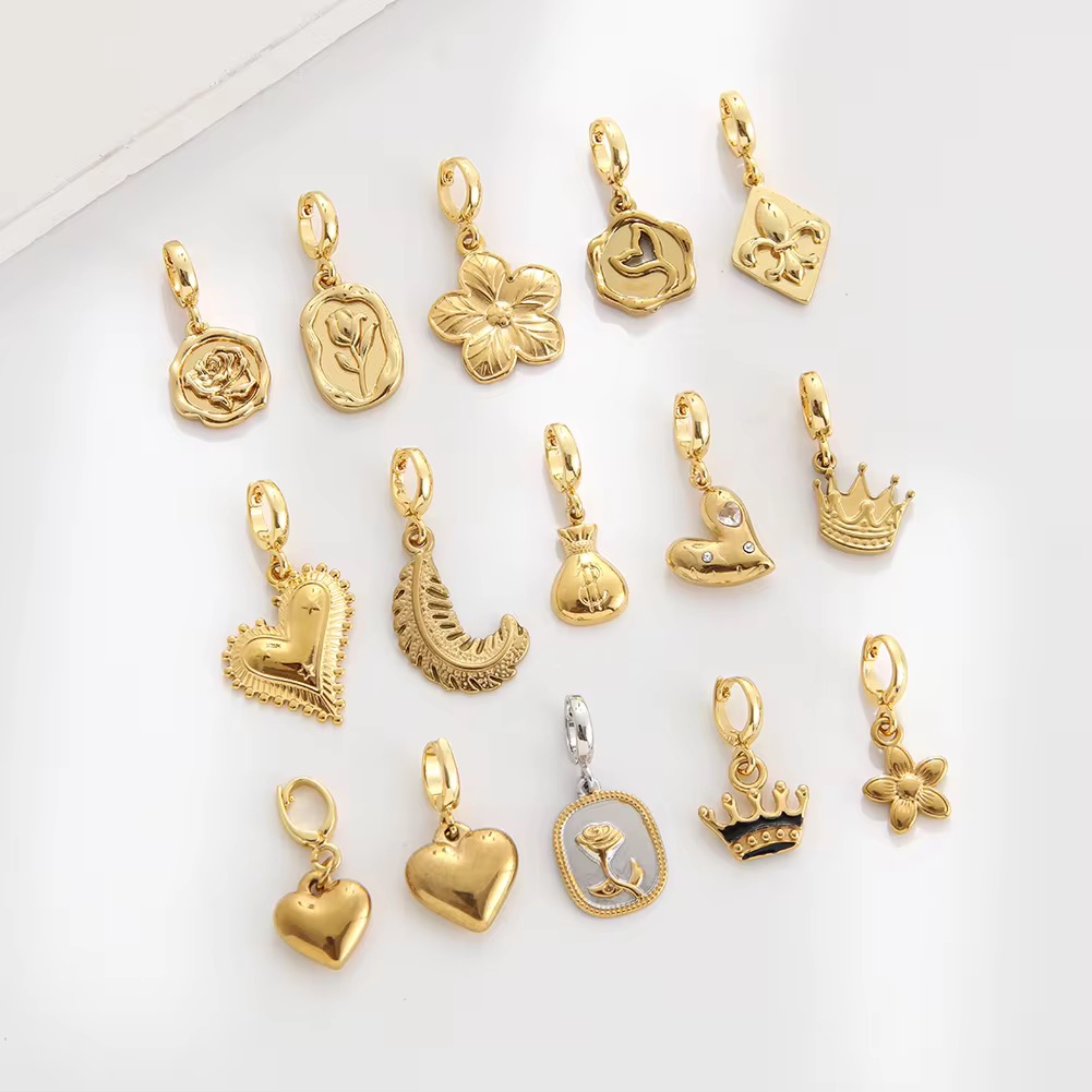 Customized stainless steel DIY female travel-themed pendant amulet with moon, star and ocean elements, featuring a lobster design. It is plated with 18K or 24K gold, waterproof