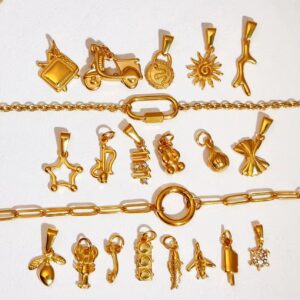 Customized stainless steel DIY female travel-themed pendant amulet with moon, star and ocean elements, featuring a lobster design. It is plated with 18K or 24K gold, waterproof
